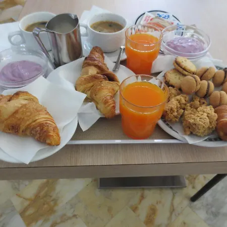 Hotel Italia 3*
