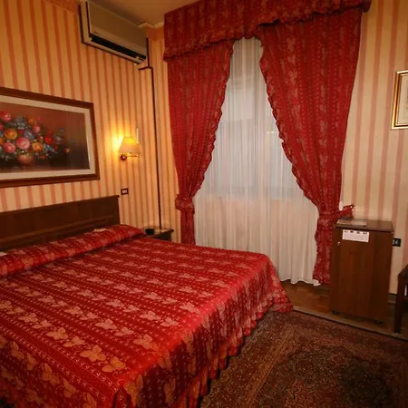 Italia Hotel 3*