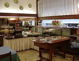 Hotel Italia Center 3*